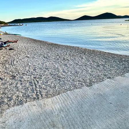 Sunset Serenity With Onsite Pool And Only 3min From דראגה