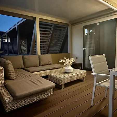 Sunset Serenity With Onsite Pool And Only 3min From
