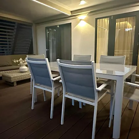 Sunset Serenity With Onsite Pool And Only 3min From