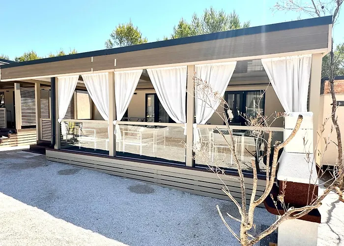 Sunset Serenity With Onsite Pool And Only 3min From *