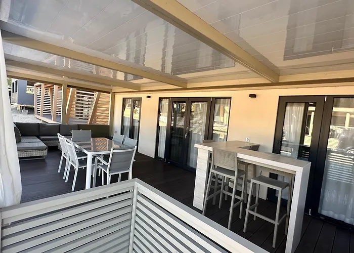 Sunset Serenity With Onsite Pool And Only 3min From Semesterbostad *