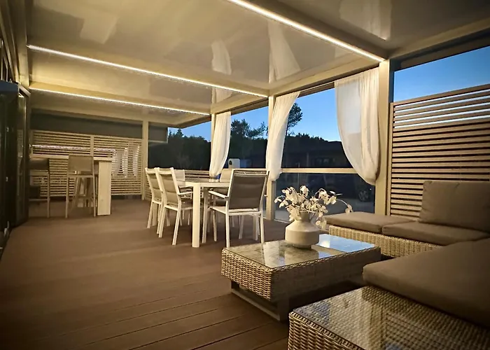 Sunset Serenity With Onsite Pool And Only 3min From Semesterbostad *